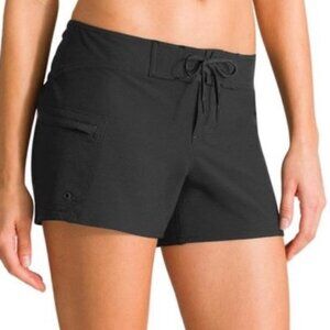 athleta black clearwater 4” boardshort 🤍 4